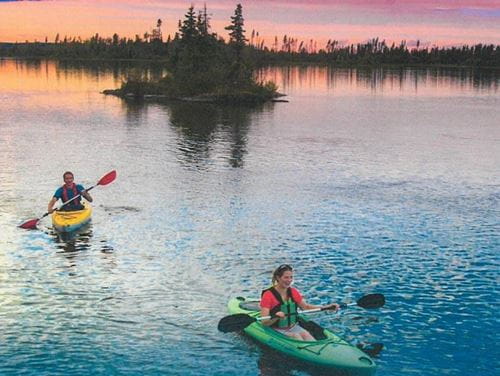 Kayakistes dans un parc provincial